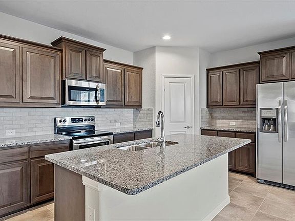 Home images & Floor Plans are for illustration purposes only & may vary from actual home