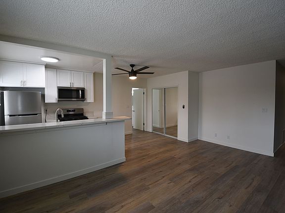 3rd image of 12255 Burbank Blvd #218