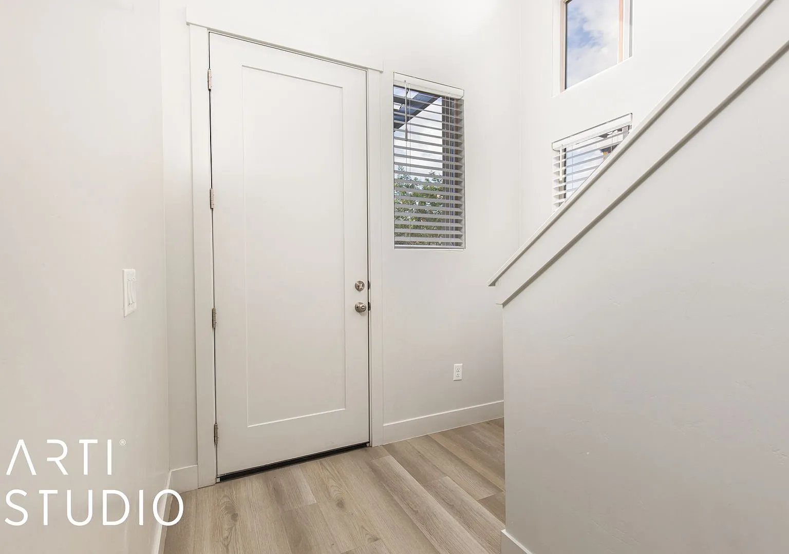 Amazing 4 bed | 2 1/2 bath | 2 car garage in Desert Canyon with washer/dryer/fridge — Photo 3