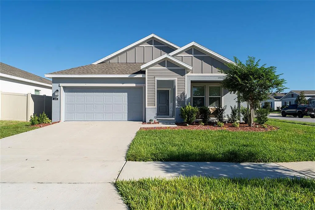 3 bed, 2.0 bath, 1749 sqft, $1,950 — Photo 1