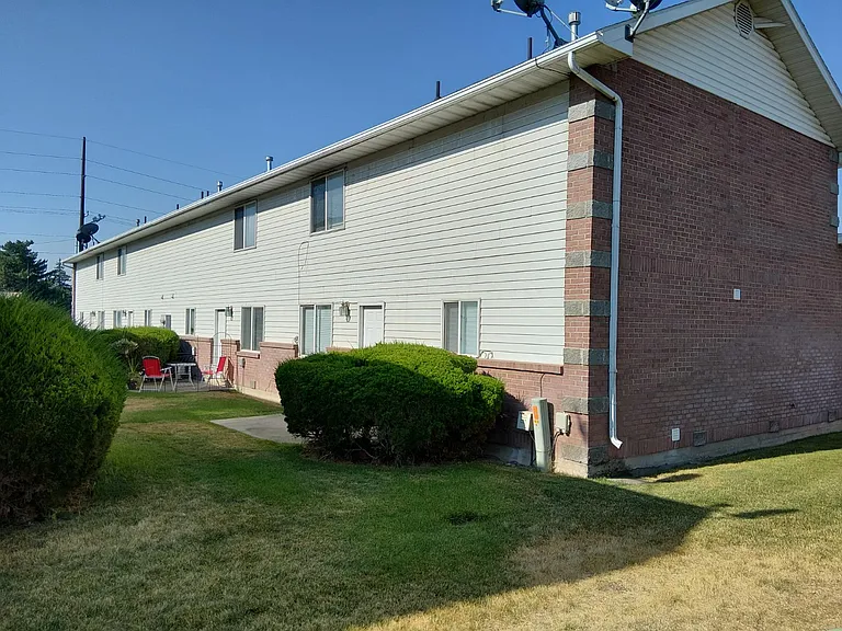 1018 N 200 W #4 — Photo 3