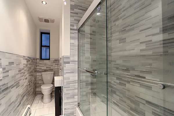 Rented by REZI | media 13