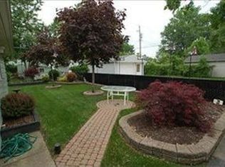 880 Waverly Rd, Eastlake, OH 44095