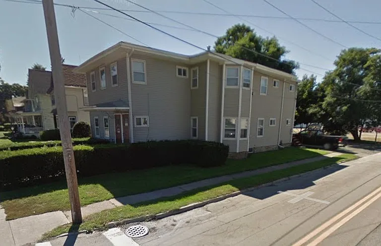 202 E High St — Photo 2