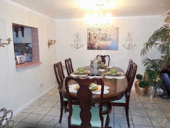 5th image of 231 Foxtail Dr APT E