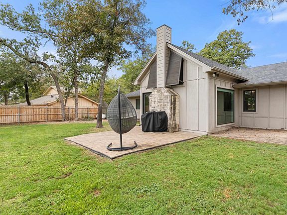 3rd image of 237 Hideaway Ln E