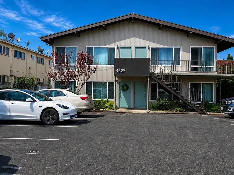 4327 Inglewood Blvd — Photo 7