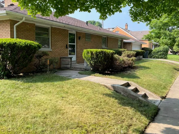 1045 Eclipse Pl, South Bend, IN 46628