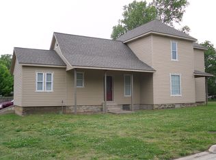1202 S Highland Ave, Chanute, KS 66720