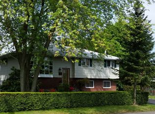 178 E 6th St, Deer Park, NY 11729