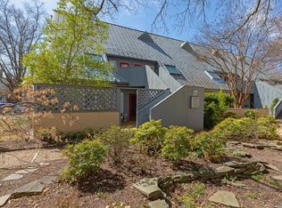 301 2nd St NW APT A, Charlottesville, VA 22902