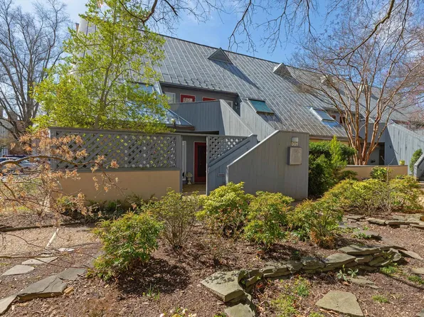 301 2nd St NW APT A, Charlottesville, VA 22902