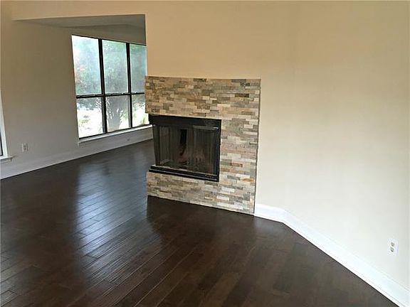 2nd image of 1562 Autumn Breeze Ln