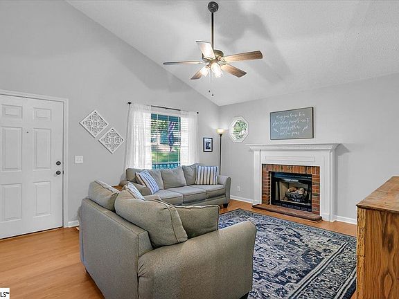 3rd image of 307 Dunwoody Dr