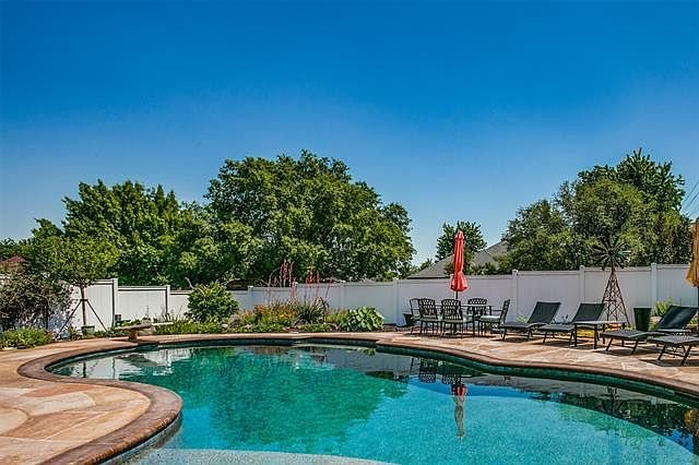 1st image of 806 Santa Barbara Ct