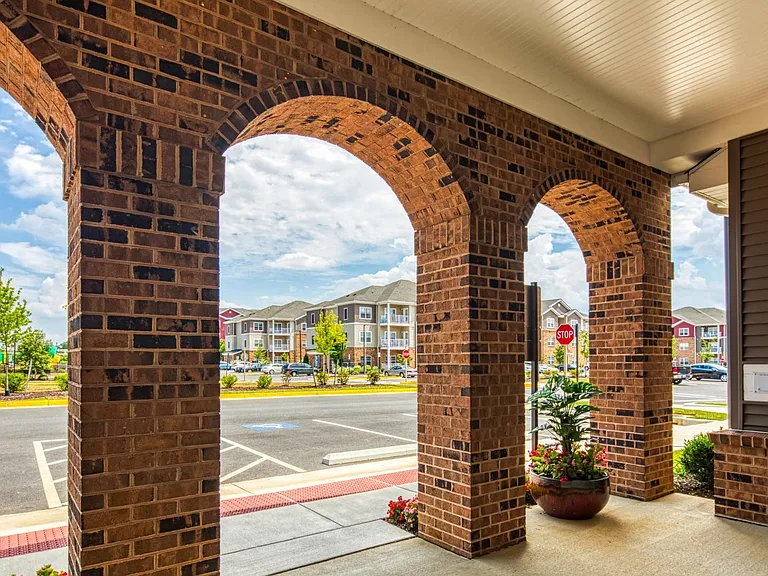 Valor Apartment Homes — Photo 10