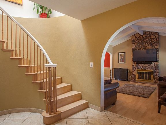 3rd image of 2495 Prunetree Ct