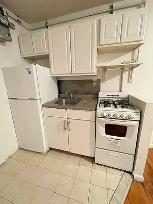 Rented by Jonis Realty | media 4