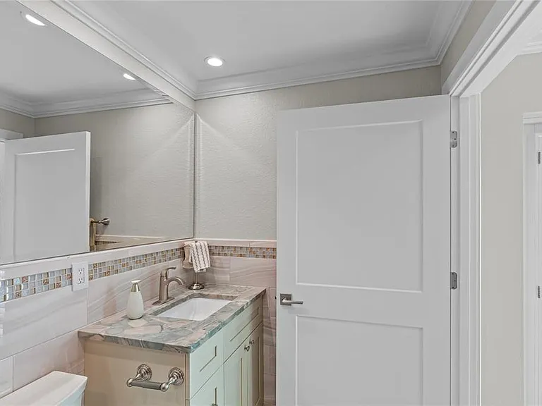 135 93rd Ave — Photo 32