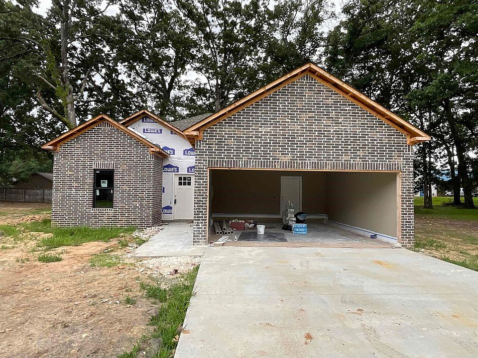 1st image of 215 Kayla Ln