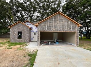 215 Kayla Ln, Lonoke, AR 72086