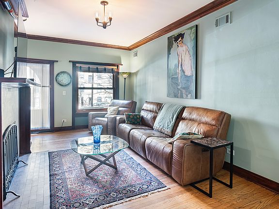 4th image of 1351 W Wilson Ave APT 1