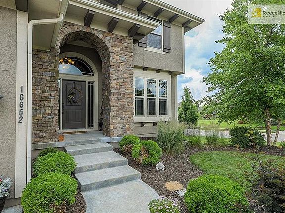 Get ready for high ceilings and a wide open floor plan - perfect for your family gatherings - as you enter this expansive home!