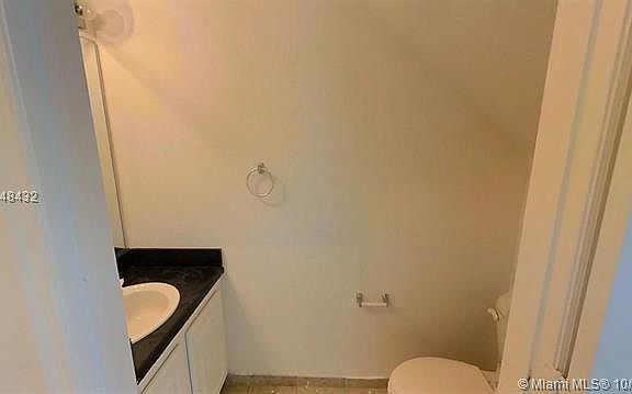 4th image of 2084 NE 167th St #2102