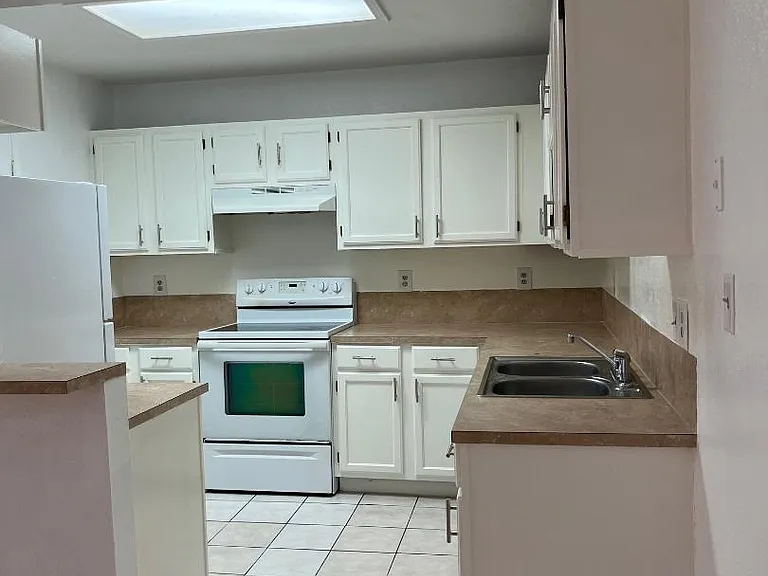 1802 Bobcat Ln — Photo 11