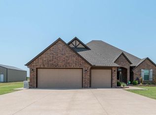 940 Moffat Rd NW, Piedmont, OK 73078