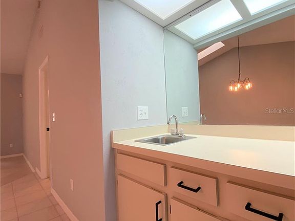 5th image of 2393 Sun Valley Cir #2393