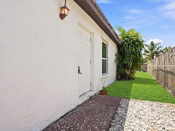 2nd image of 5884 S 38th Street