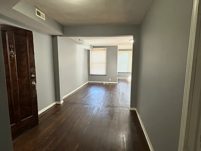 6816 S Cornell Ave #3S — Photo 2