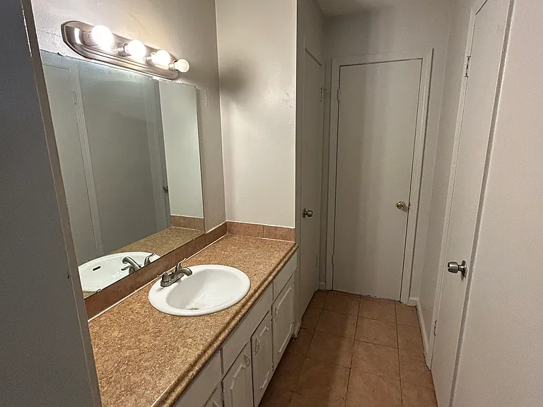 4777 Winchester Rd — Photo 7