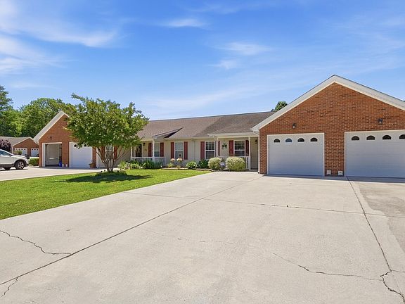 3rd image of 72 Anchor Dr