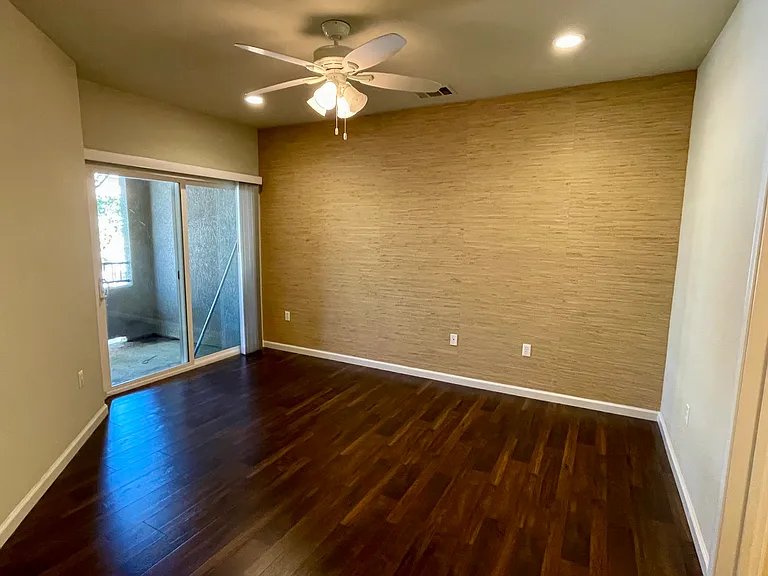 1012 Vessona Cir — Photo 13