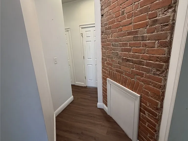 212 Richmond Ave — Photo 7