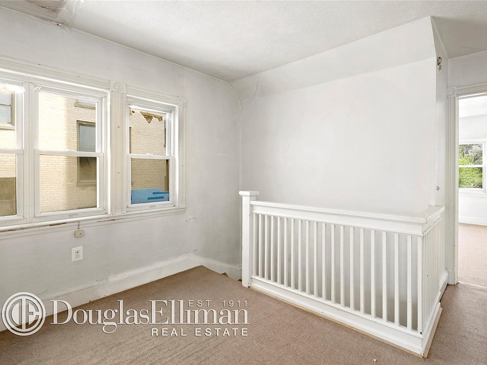 1st image of 15 Highland Pl