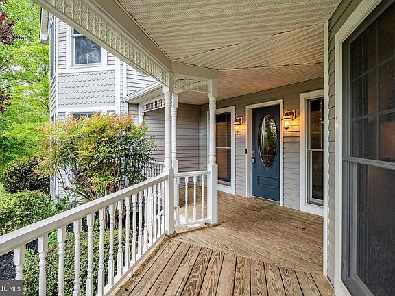 3rd image of 52 Atwater Rd