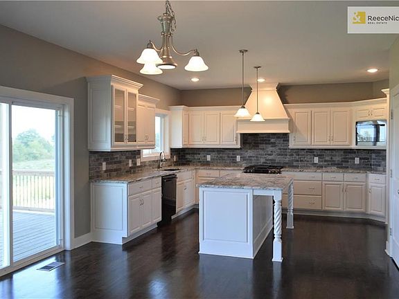 WOW what a kitchen!!