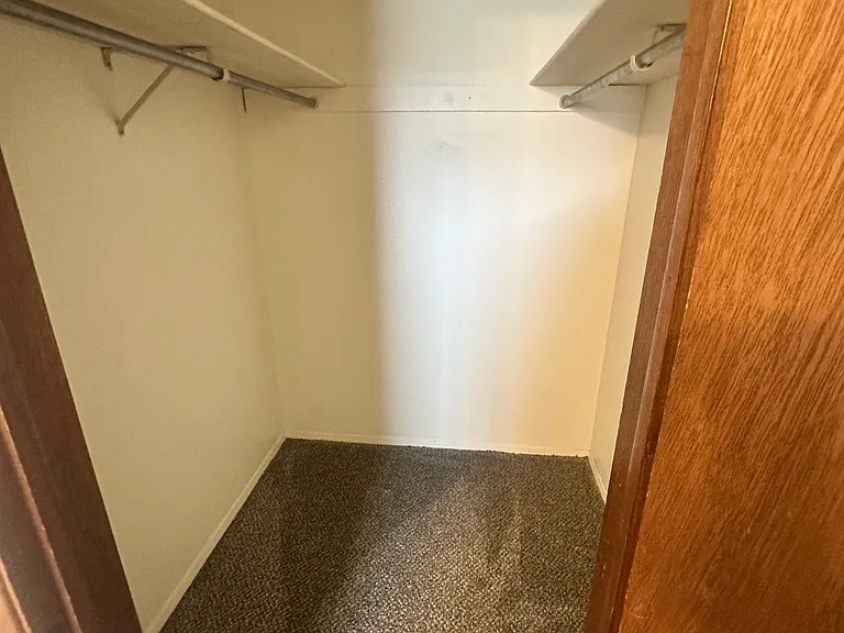 1120 Hancock Dr #5 — Photo 3