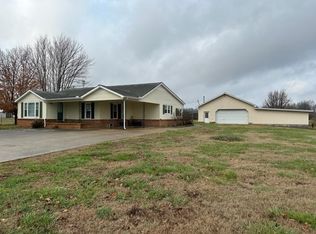 52 Howell Hill Rd, Fayetteville, TN 37334