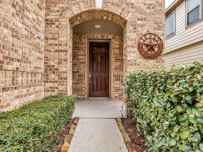 2707 Volute Ct — Photo 3