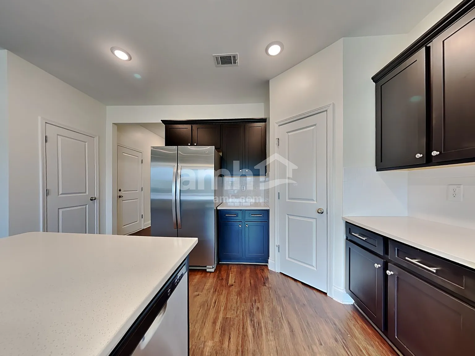 4 bed, 2.5 bath, 2297 sqft, $2,735 — Photo 3