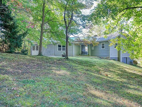 4th image of 1327 McCoy Cir