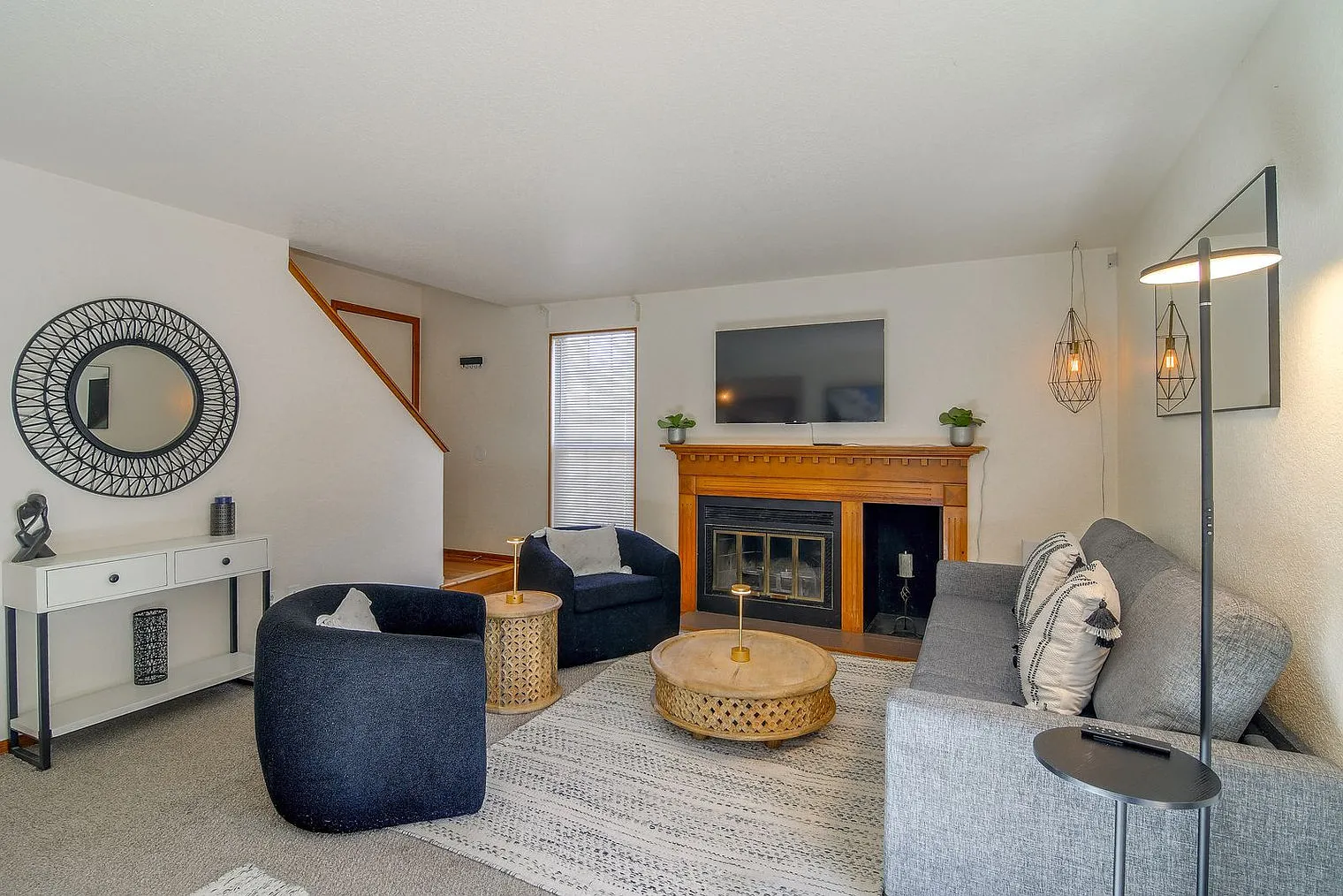 2 bed, 2.0 bath, 1076 sqft, $4,902 — Photo 3