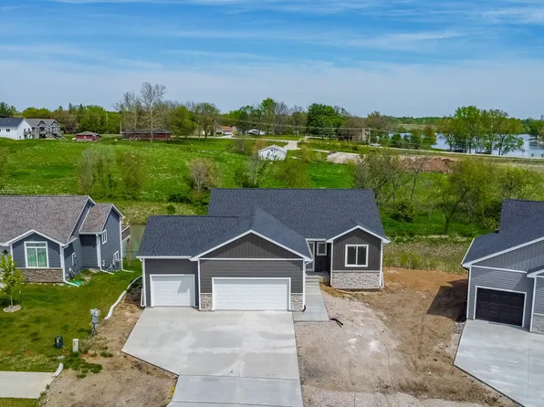 2914 Prairieside Pl, Norwalk, IA 50211