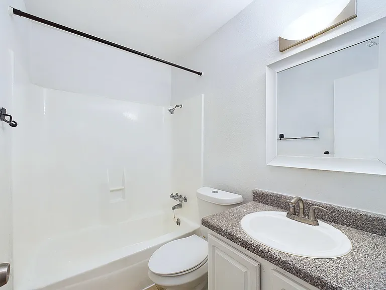 2124 Burton Dr — Photo 17