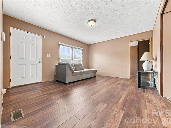 4th image of 8660 Hollywood Dr