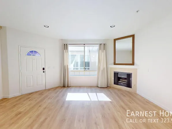 18347 Saticoy St Unit 31, Reseda, CA 91335